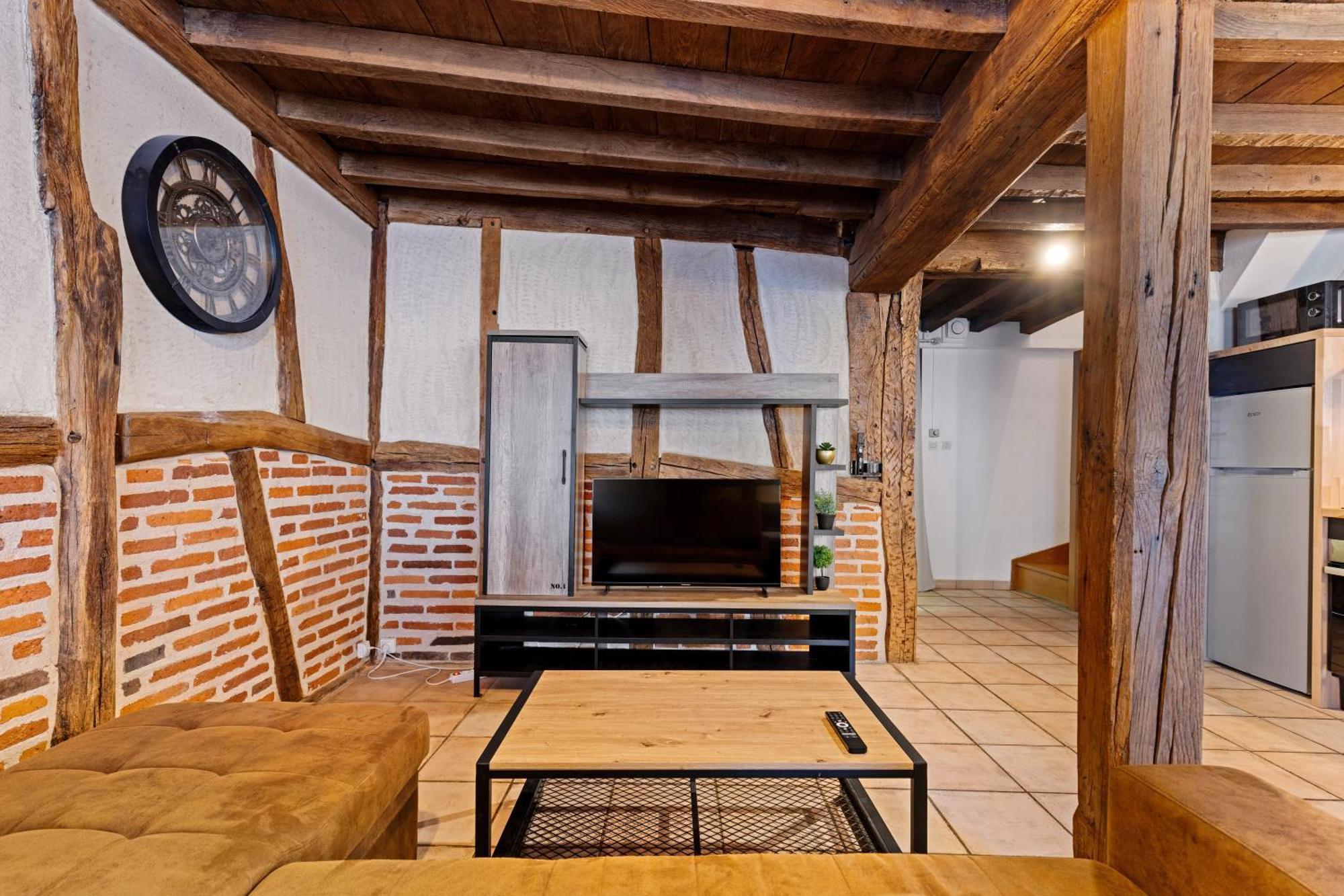 Les Chambres Tonics Montrevel-en-Bresse Exterior photo